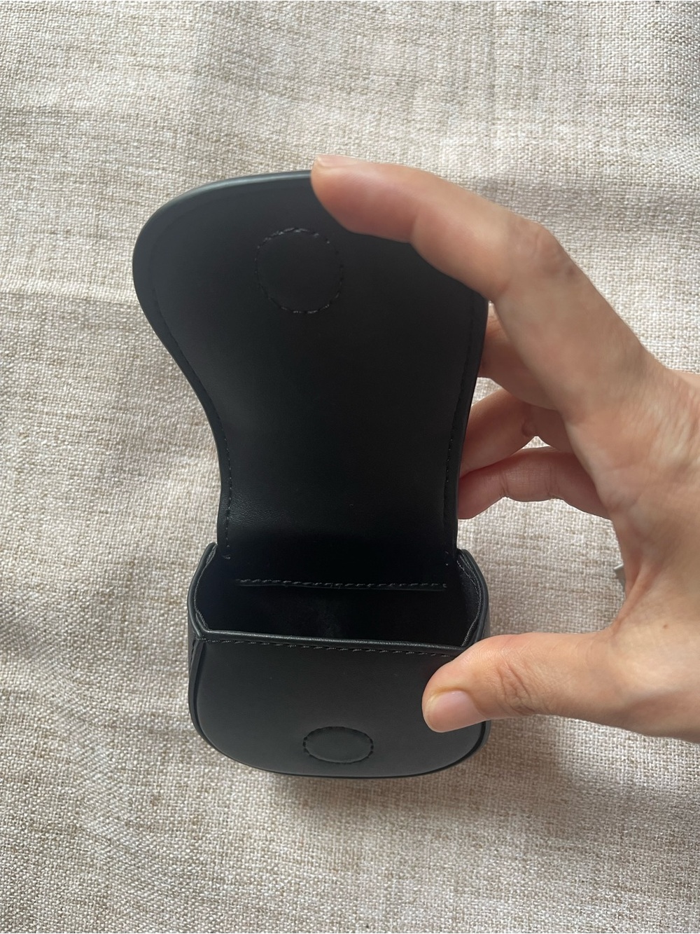 Lululemon Black Leather Key or AirPods Pouch with Silver Clip - Picture 2 of 3